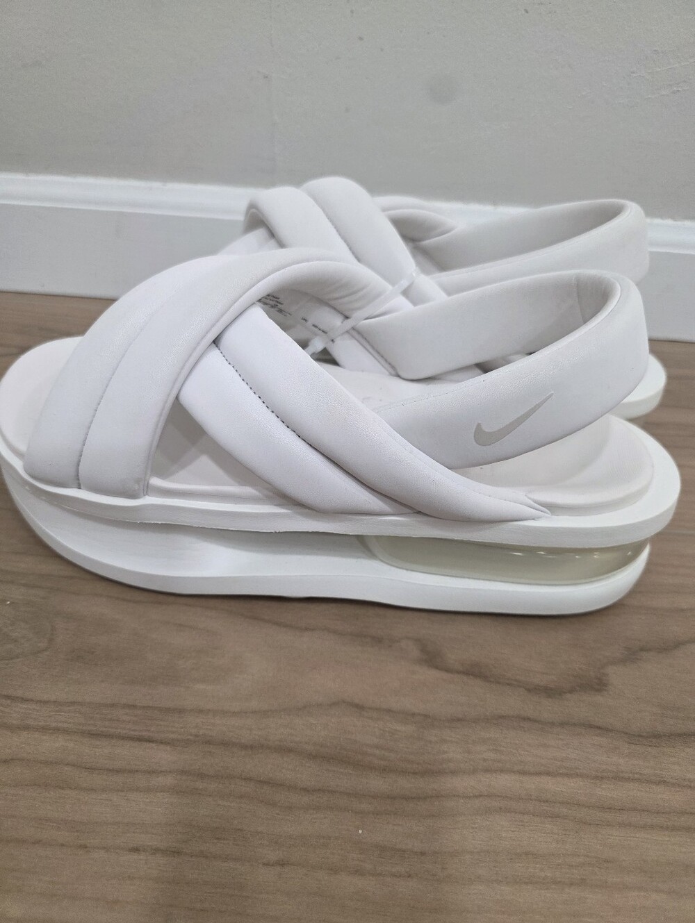 Nike Air Max Isla Sandals Womens 11 Shoes Summit White Platform Chunky Slingback - Picture 2 of 9